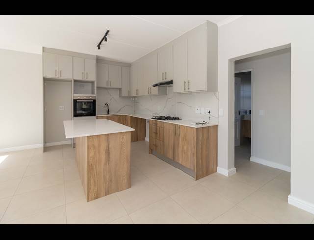 3 BEDROOM APARTMENT TO LET IN SANDOWN